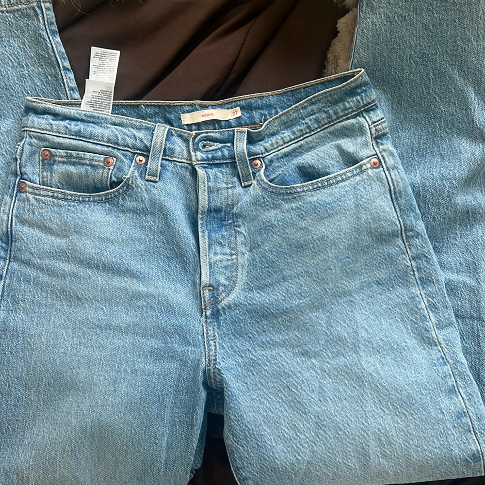 Levi wedgie jeans